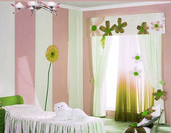 Drapes in Nursery