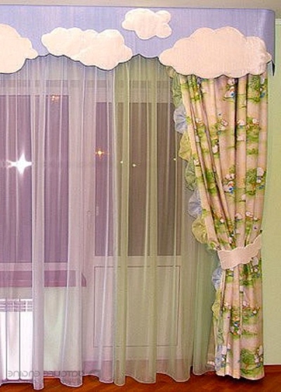 Drapes in Nursery