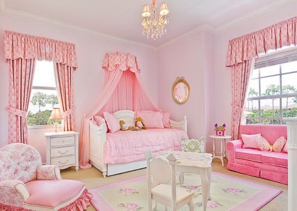 Drapes in Nursery