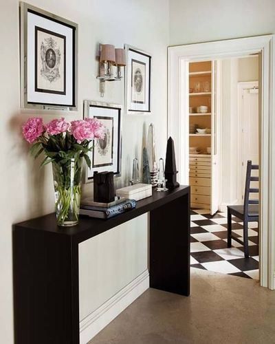 Narrow Corridor