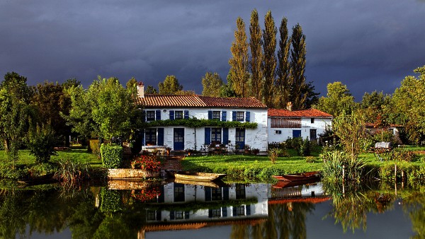 Small House 