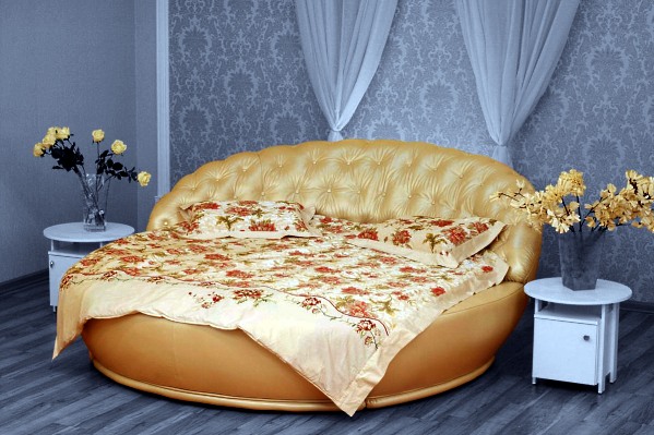 Round Bed