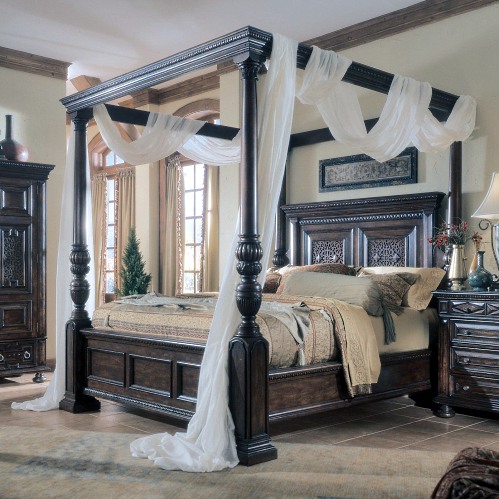 Posted Bed