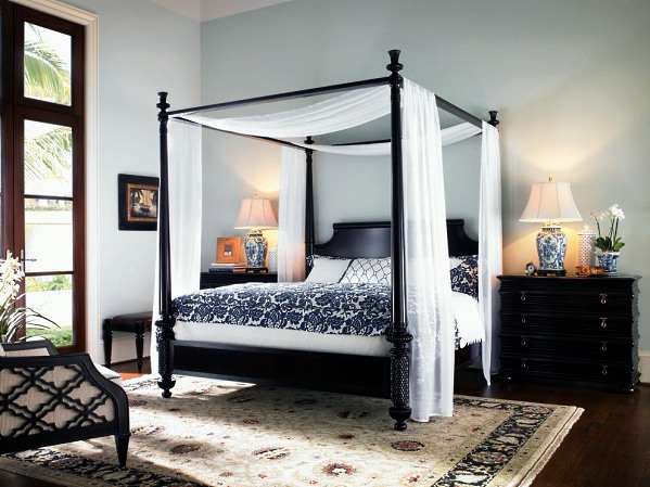 Posted Bed