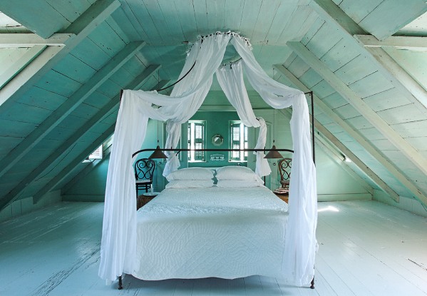 Posted Bed