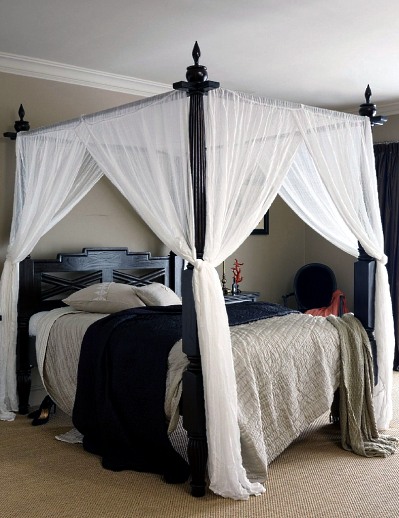 Posted Bed