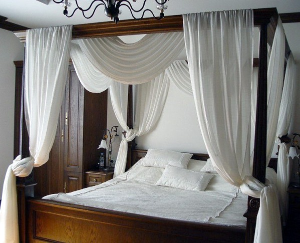 Posted Bed