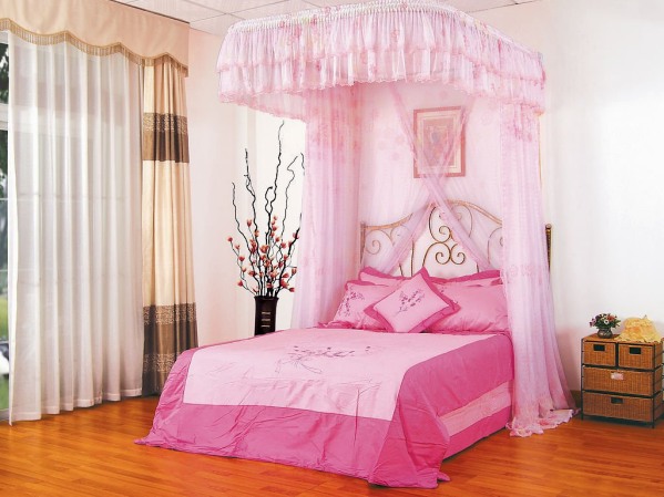 Posted Bed