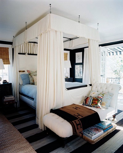 Posted Bed