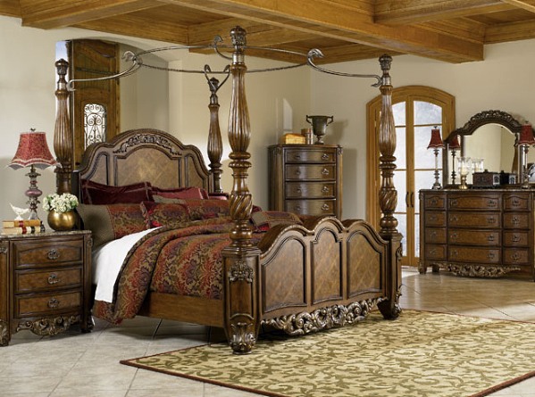 Posted Bed
