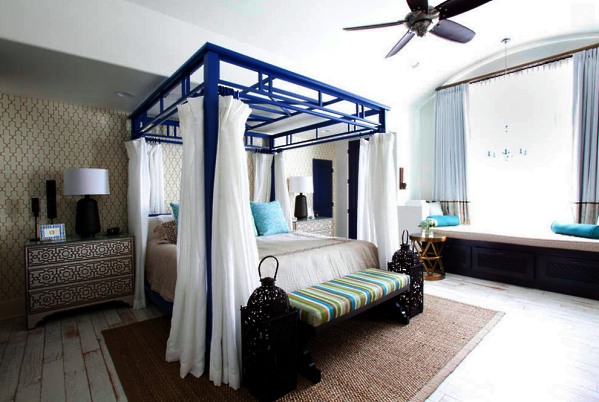 Posted Bed