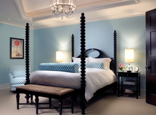 Posted Bed
