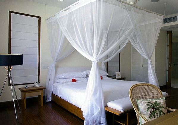 Posted Bed