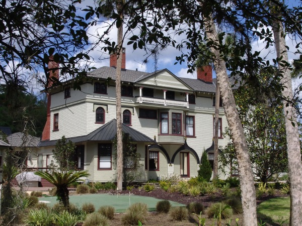 Rich Mansions 
