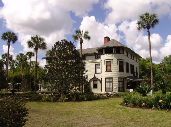 Rich Mansions 