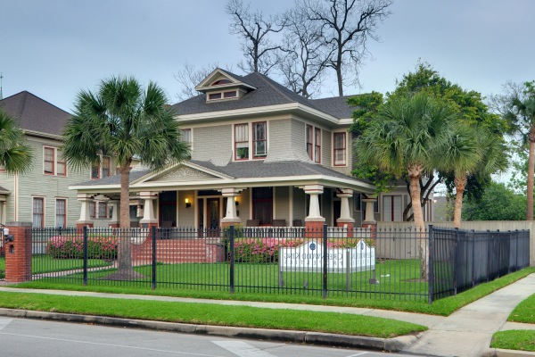 Rich Mansions 
