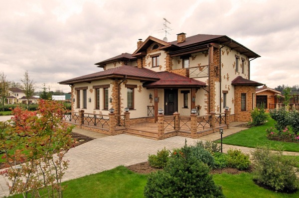 Houses in Chalet-Style